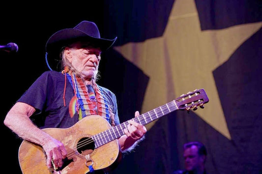 Willie Nelson Legend Guitar - The Tale of Trigger